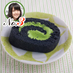 黒抹茶ロールケーキ